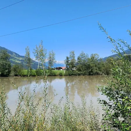 Alpendorf, Austria Apartmán *